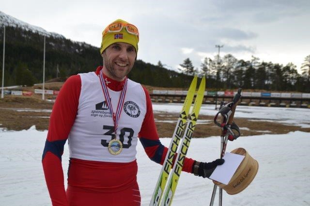 Andre Haugsbø vinnar av Tverrfjelldilten 2014 Foto: Margunn hjelmeset